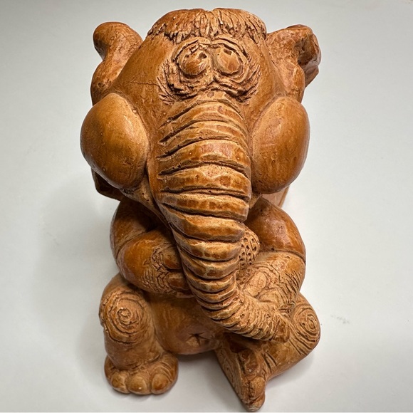 Source Unknown Other - VTG 1974 Elephant Planter Terra Cotta in Color Unknown Material & Maker